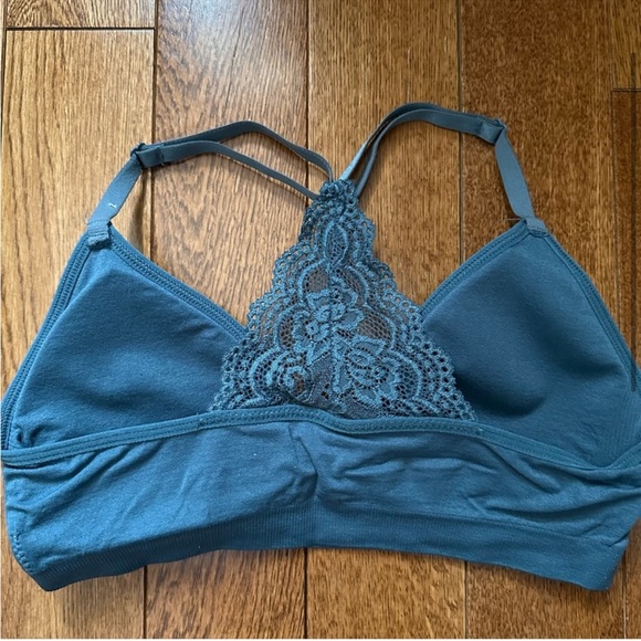 Padded lace racerback bralette - Picture 3 of 7